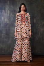 Load image into Gallery viewer, A-line Square Pattern Printed Co-ord Set With Thread Work Neckline
